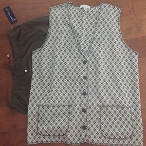 1980’s buttoned vest with pockets Size Large.